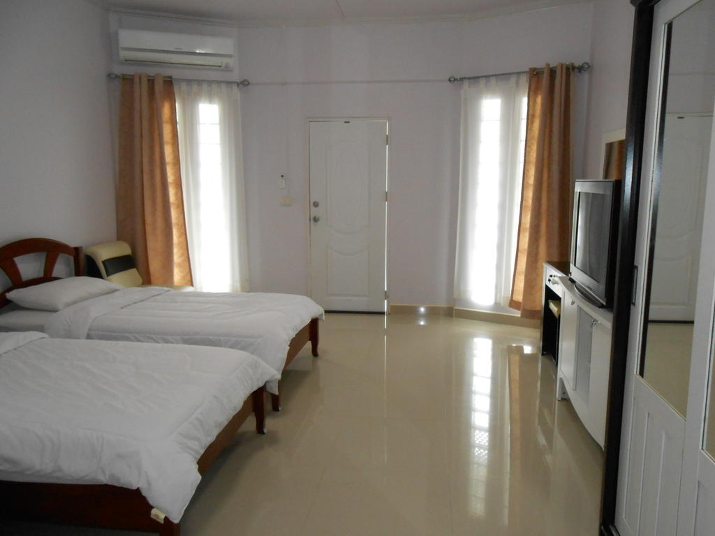 Mt-Room Pak Kret Bilik gambar